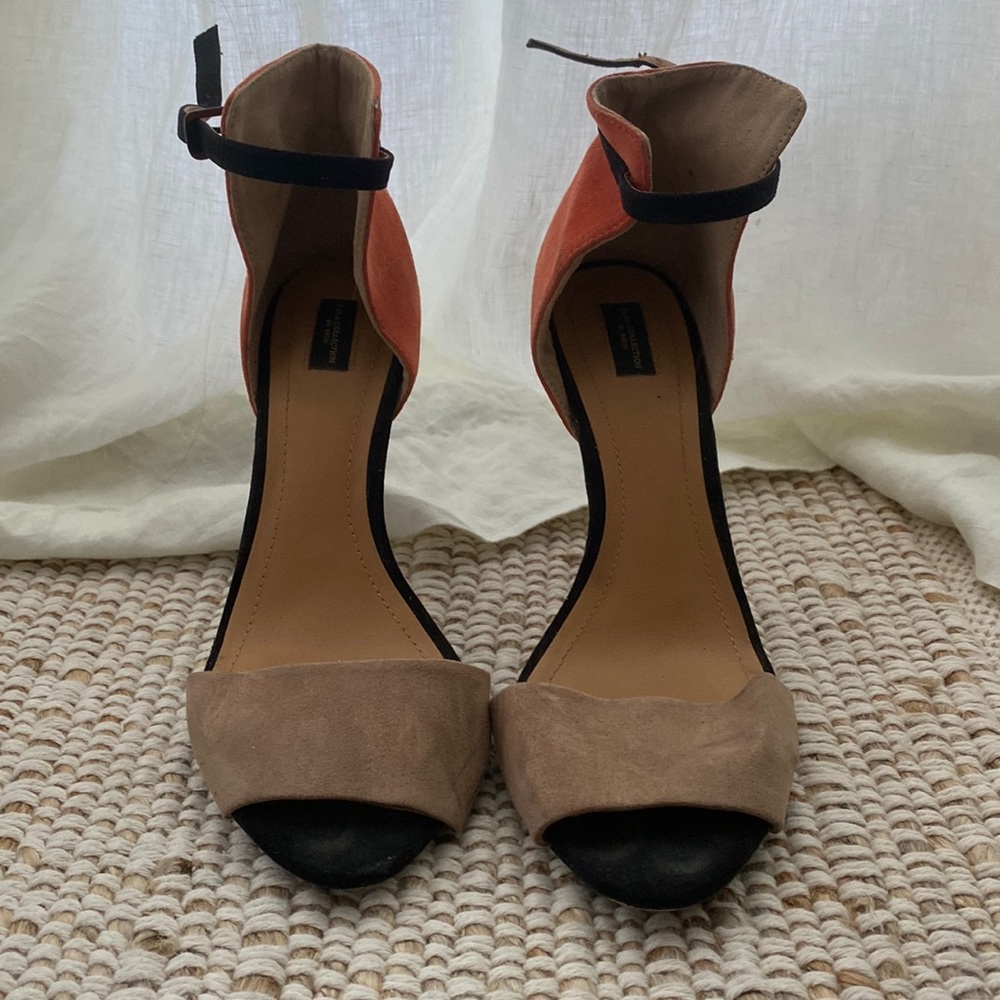 Zara Black, Beige, Orange Heals